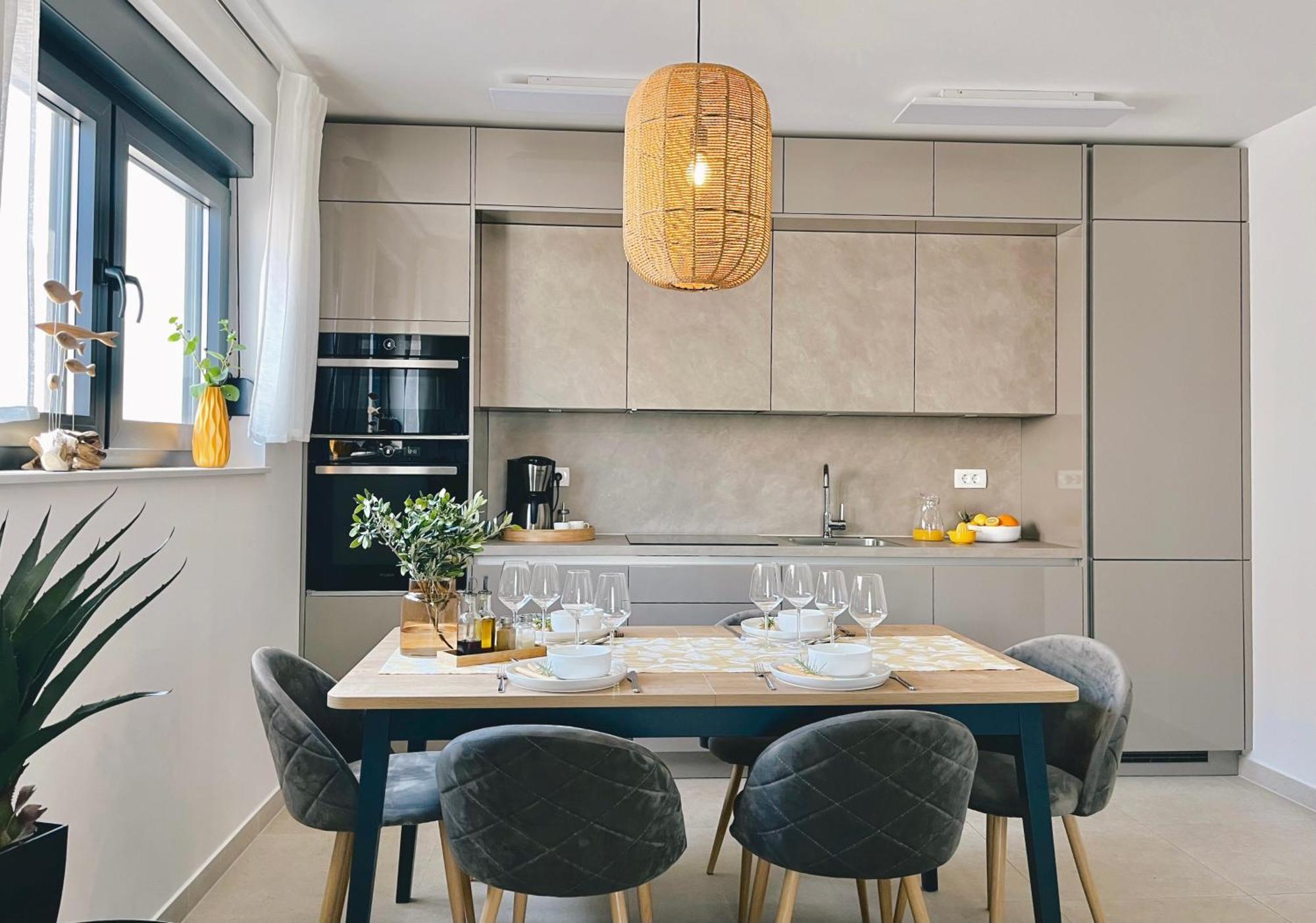Apartment Agnes With 63 M2 Rooftop Terrace, Grill And Pool Okrug Gornji Bagian luar foto